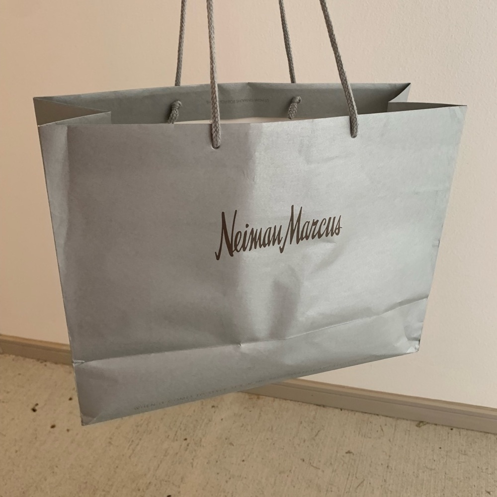 Authentic Medium Neiman Marcus Bag. - image 3
